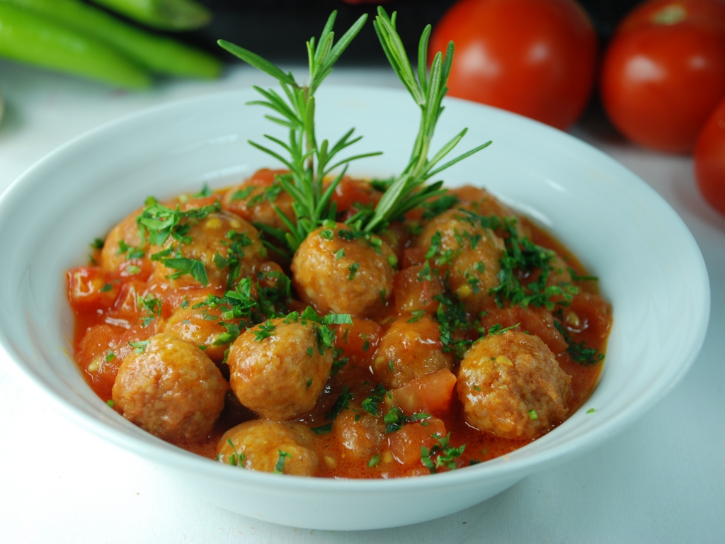 SARIMSAKLI KÖFTE