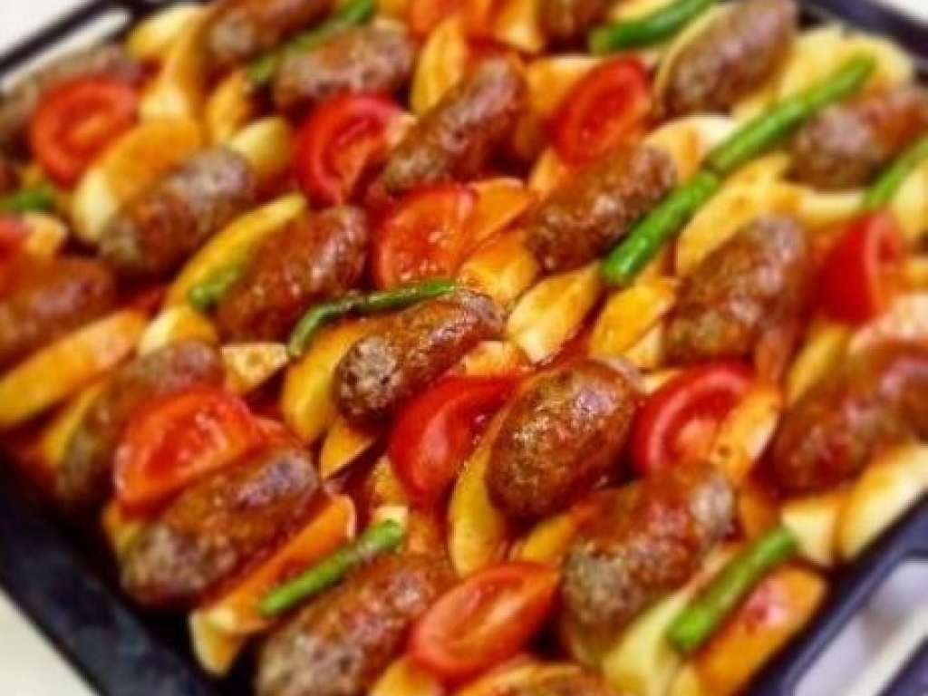 ARABİSTAN USULÜ FIRIN KÖFTE